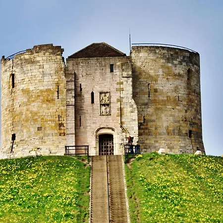 Clifford's Reach At Bluebridge Court With Free Parking Appartamento