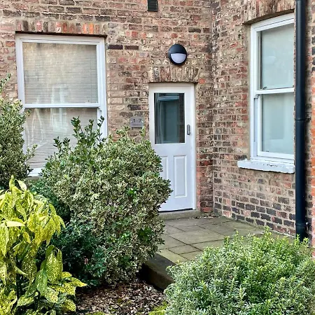 Apartment Clifford's Reach At Bluebridge Court With Free Parking York