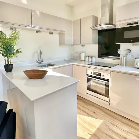 Apartment Clifford's Reach At Bluebridge Court With Free Parking York