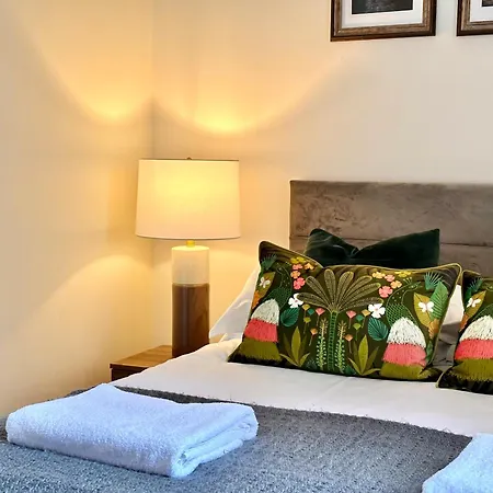 Clifford's Reach At Bluebridge Court With Free Parking Apartamento York